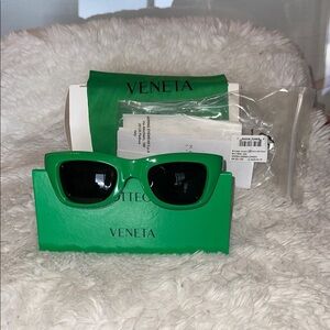 BOTTEGA Green Sunglasses NWT unboxed but will come with box too